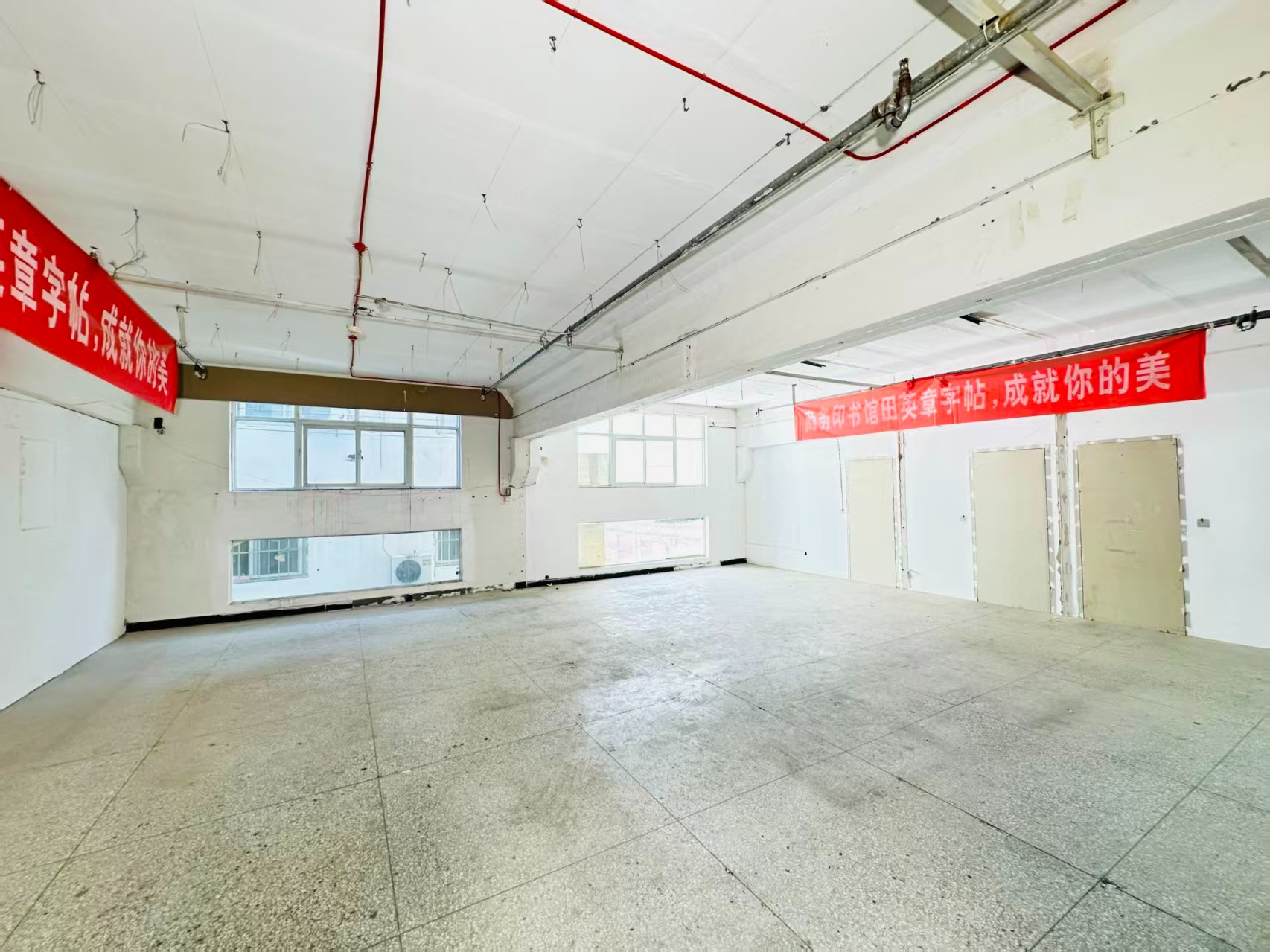 会展国际重点吸引人工智能应用、数字经济、电商直播、智能制造服务、软件开发、科技创新企业及创业团队入驻